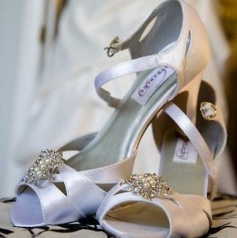 Shoe Clips Vintage Style Rhinestones Pearls set of 2 Bridal Wedding