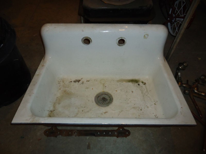 PORCELAIN & Cast Iron SINK with Backsplash   wash sink =