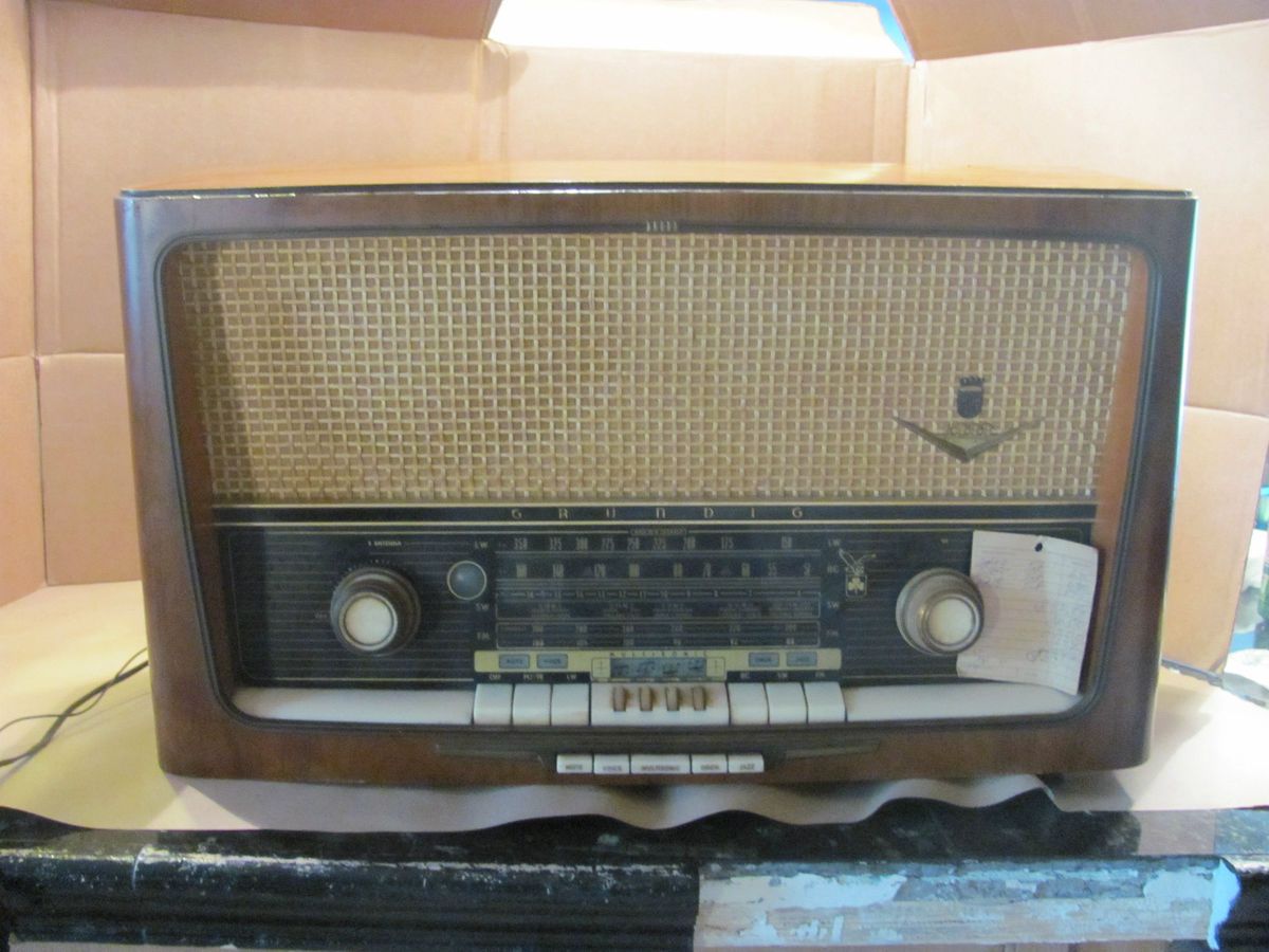 Vintage Grundig Tube Radio Model 4088 EES Non Working