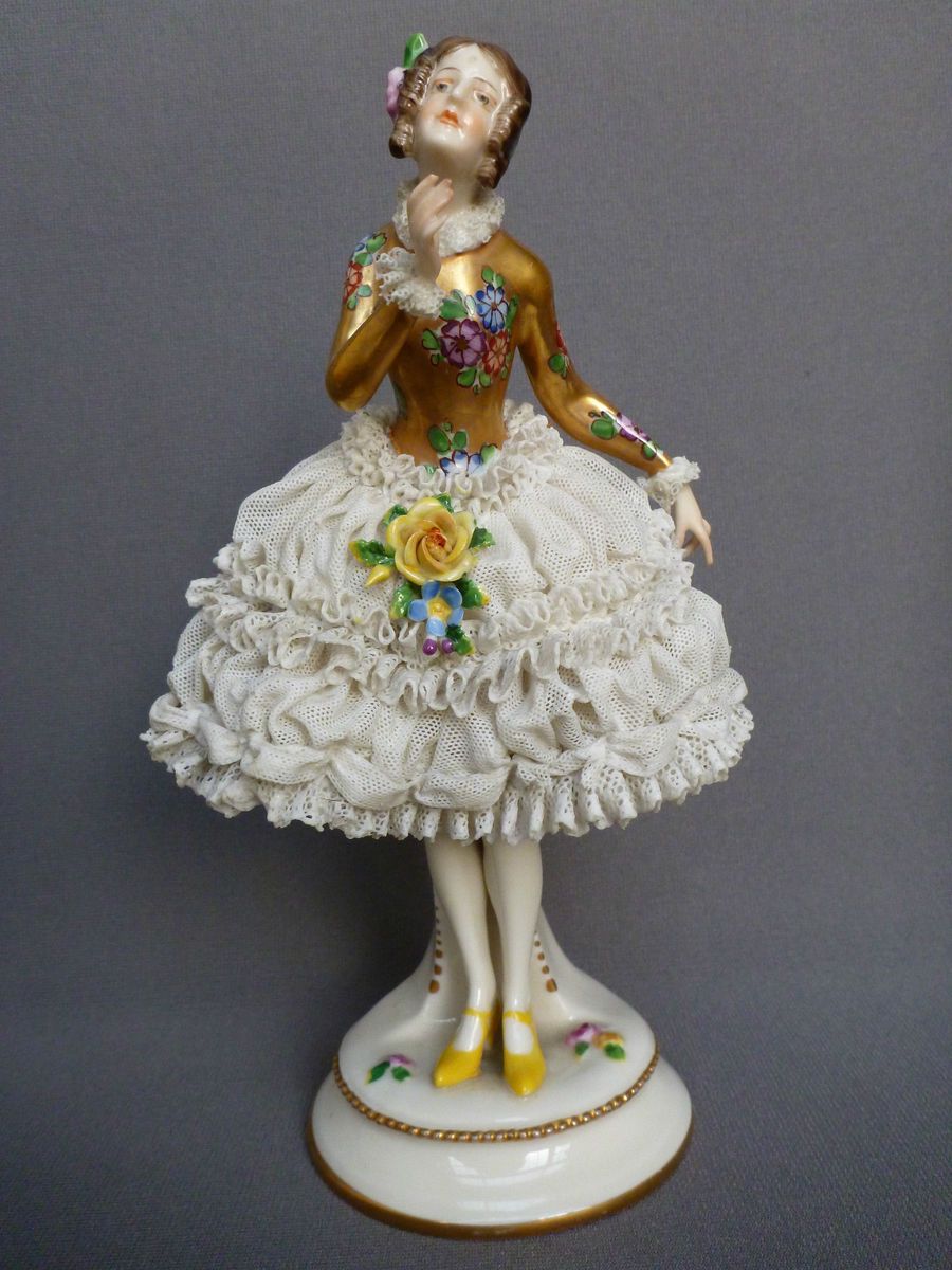 Antique German Porcelain Volkstedt Dresden Lady Gilt Bodice Figure 