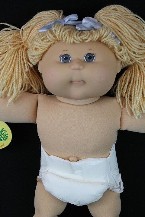Gorgeous Cabbage Patch Kids Doll 17 2004 by Play Along Blue Eyes 