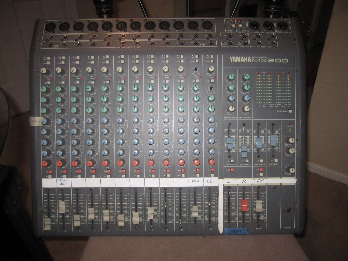  Yamaha MX200 12 Mixing Console Mixer