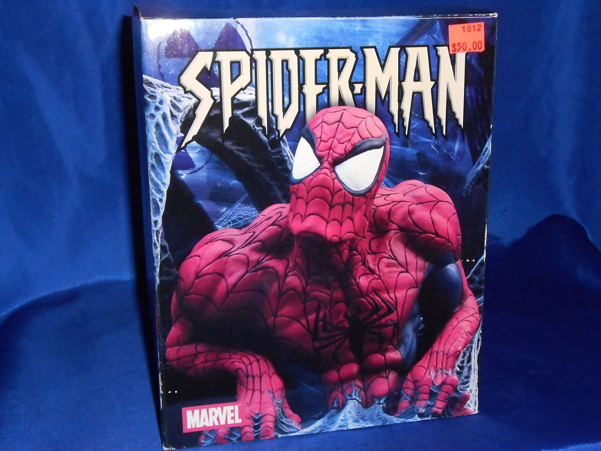 Spider Man Special Edition Mini Bust 417 of 500 Marvel Universe