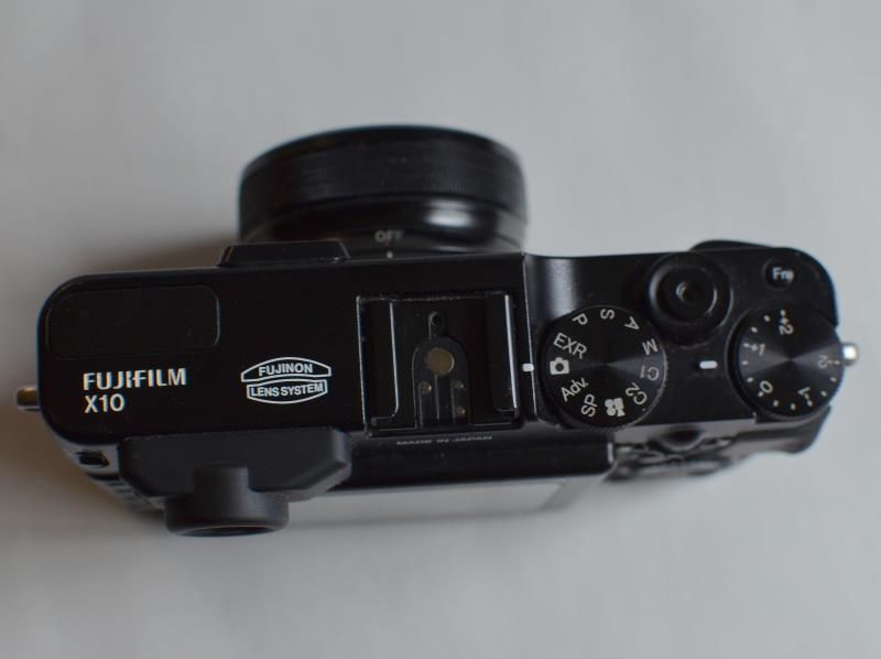  Fujifilm x10 Digital Camera with Four Batteries Charger Memory Card