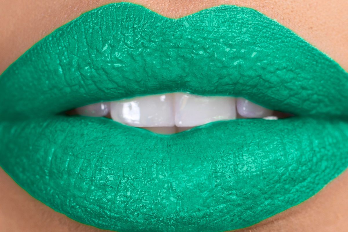 Keyshia KaOIR Kaoir Force Bright Green Bold Lipstick