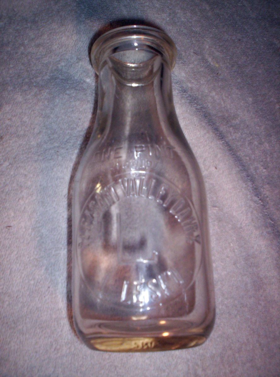 PLEASANT VALLEY DAIRY J LESKO one pint liquid embossed 1937 milk