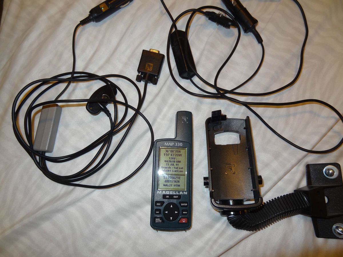 Magellan MAP 330 Handheld/s GPS Receiver with mount and cables/ Bundle